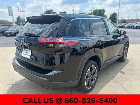 Used 2025 Nissan Rogue SV FWD image 9