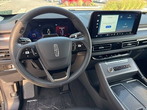 New 2025 Lincoln Aviator Premiere image 13