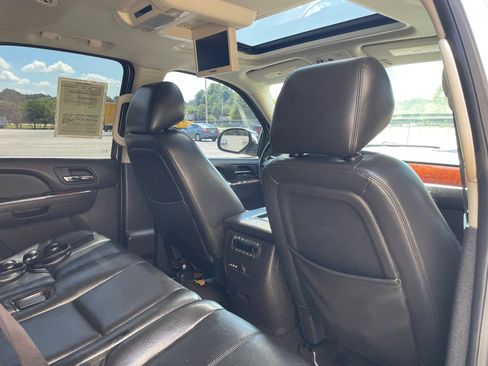 Used 2014 Chevrolet Tahoe LT w/ Luxury Package RWD image 27