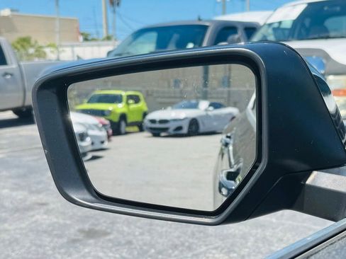 Used 2019 Chevrolet Impala LT FWD image 17