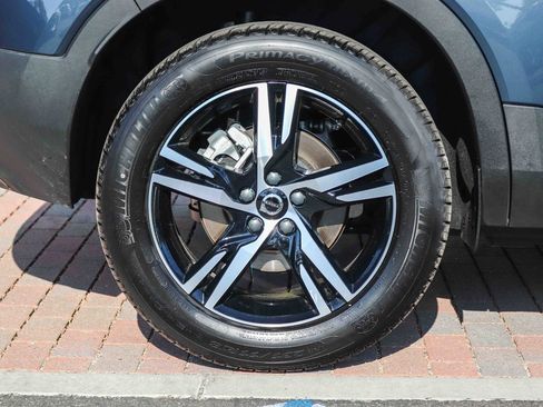 Used 2026 Volvo XC40 B4 Core FWD image 10