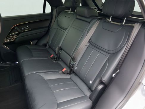 Used 2025 Land Rover Range Rover Sport SE AWD/4WD image 24