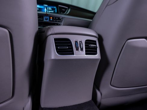 Used 2018 Genesis G80 3.8 w/ Option Group 03 image 16