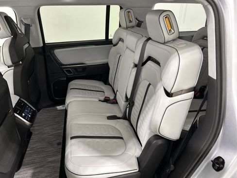 Used 2024 Rivian R1S Adventure AWD/4WD image 21