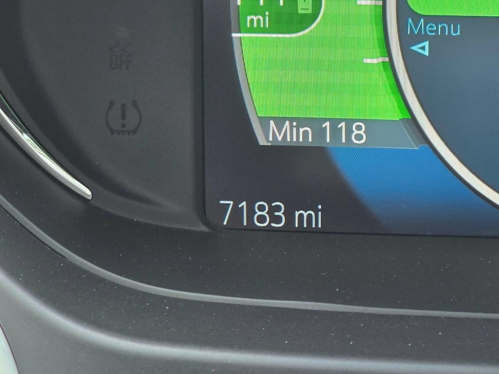 Used 2020 Chevrolet Bolt Premier w/ Infotainment Package FWD image 34