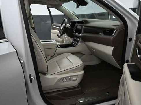 Used 2023 GMC Yukon XL Denali AWD/4WD image 17