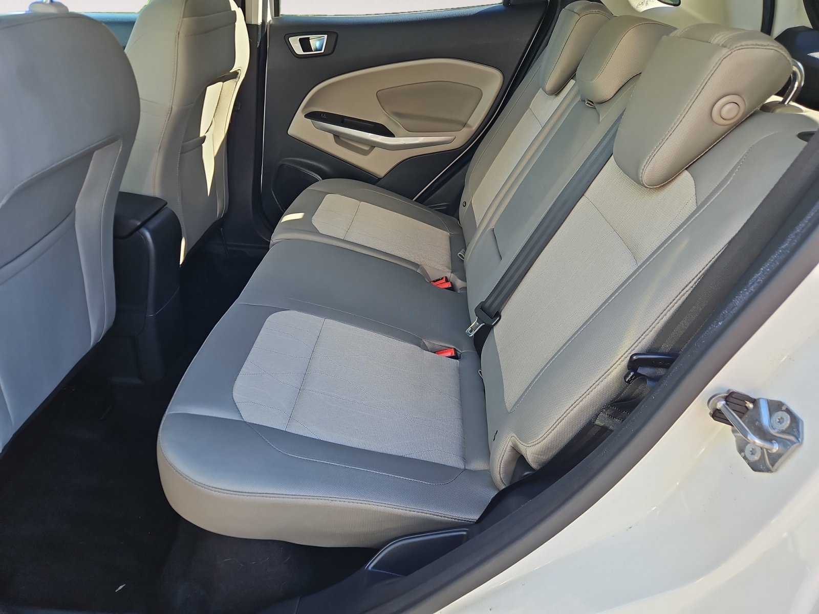 Used 2018 Ford EcoSport SE FWD image 13