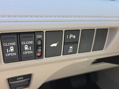 New 2026 Honda Odyssey Touring image 26