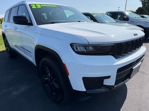 Used 2023 Jeep Grand Cherokee L Laredo AWD/4WD image 2