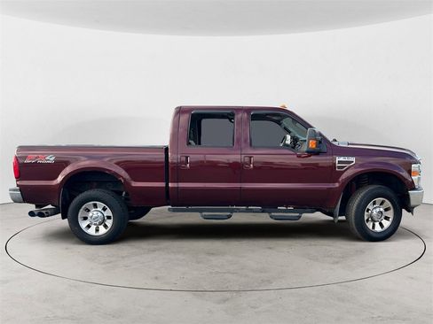 Used 2010 Ford F350 Lariat image 2