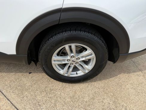 Certified 2022 Ford Explorer 2WD image 9