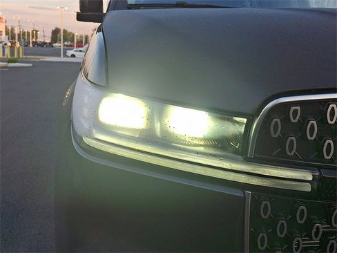 New 2025 Lincoln Navigator Reserve image 10