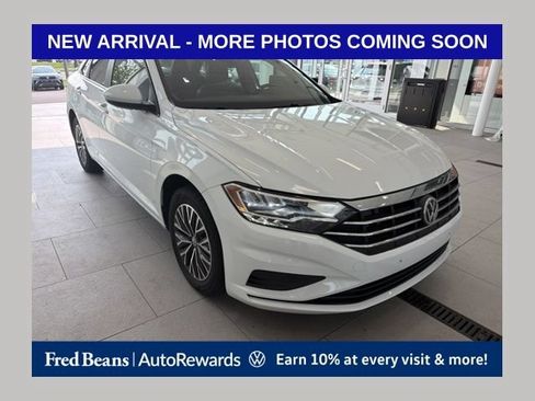 Used 2019 Volkswagen Jetta SE w/ Cold Weather Package FWD image 1