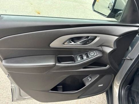 Used 2019 Chevrolet Traverse LT w/ LT Premium Package AWD/4WD image 19