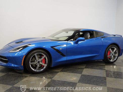 Used 2014 Chevrolet Corvette Stingray Coupe w/ 2LT Preferred Equipment Group RWD image 7