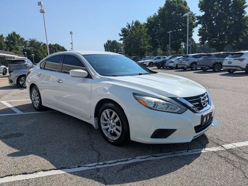 Used 2018 Nissan Altima 2.5 S w/ S Convenience Package FWD image 10