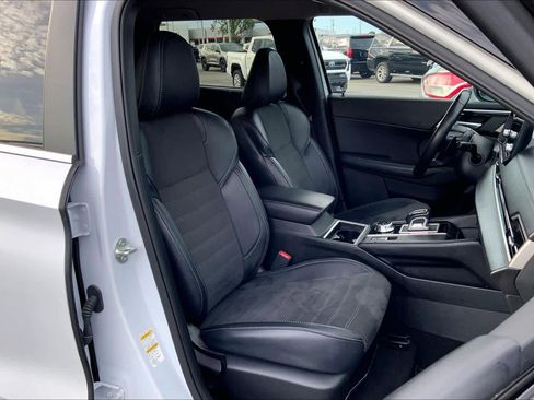 Used 2024 Mitsubishi Outlander SE FWD image 9