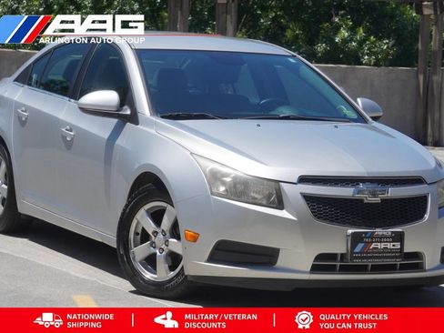 Used 2014 Chevrolet Cruze LT FWD image 1