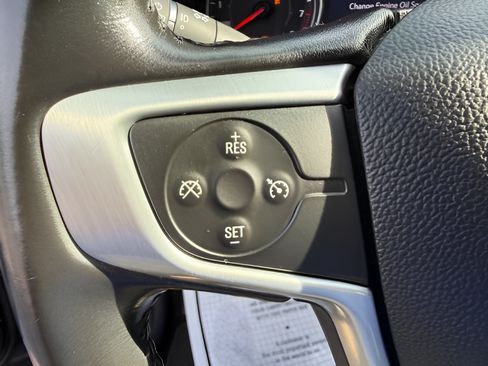 Used 2020 GMC Acadia SLT FWD image 21