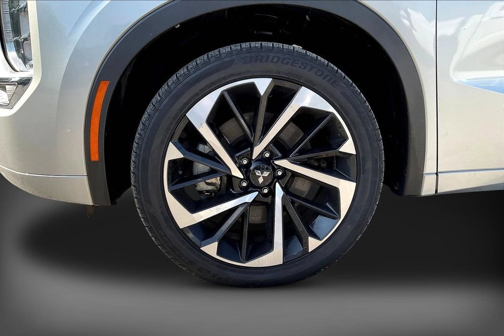 Used 2024 Mitsubishi Outlander SEL AWD/4WD image 34