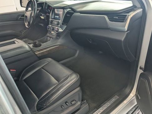 Used 2018 Chevrolet Suburban LT image 14