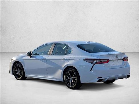 Used 2023 Toyota Camry SE image 8