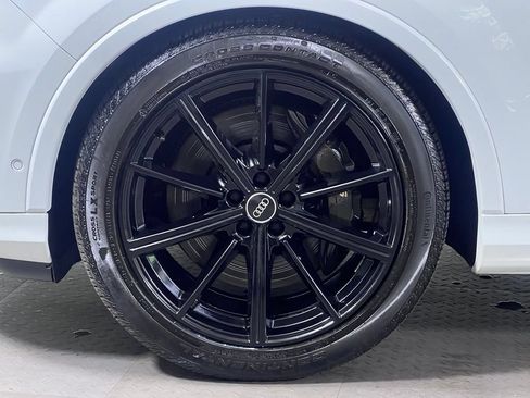 Used 2021 Audi SQ7 Prestige AWD/4WD image 9