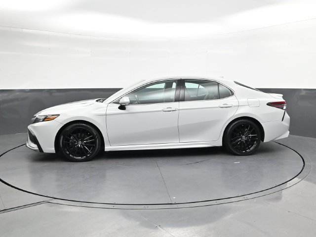 Used 2024 Toyota Camry XSE FWD image 9