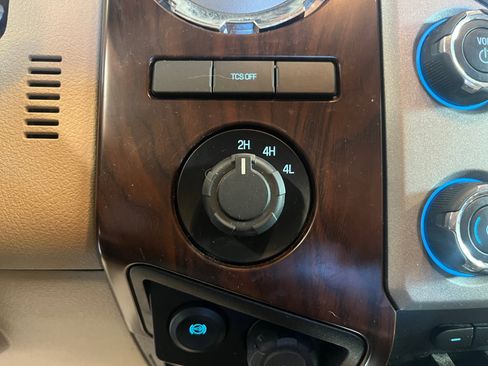 Used 2016 Ford F350 Lariat w/ Lariat Ultimate Package image 21