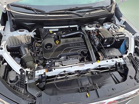 Used 2024 GMC Terrain SLE image 10