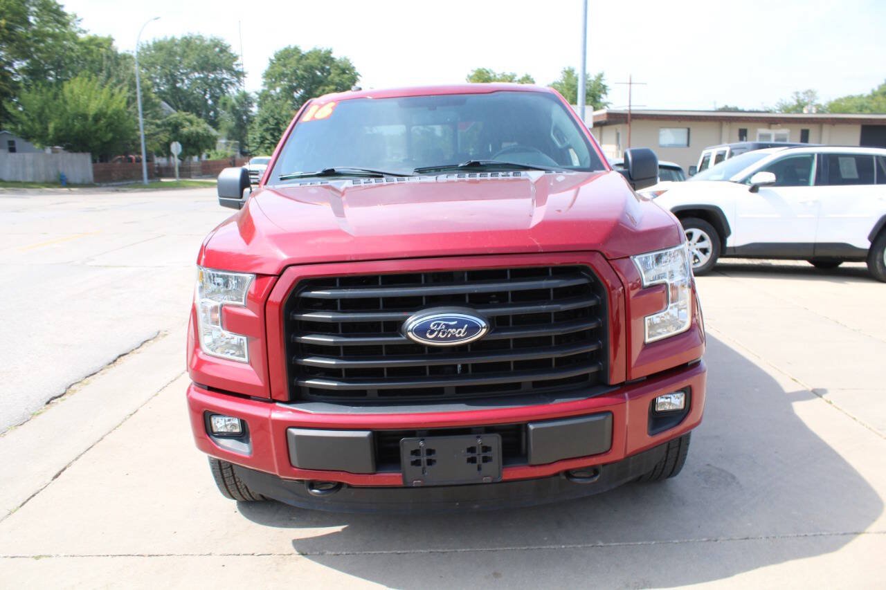 Used 2016 Ford F150 XLT w/ Equipment Group 302A Luxury AWD/4WD image 3