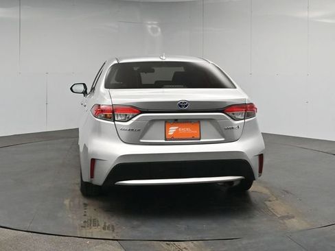Used 2020 Toyota Corolla LE image 3