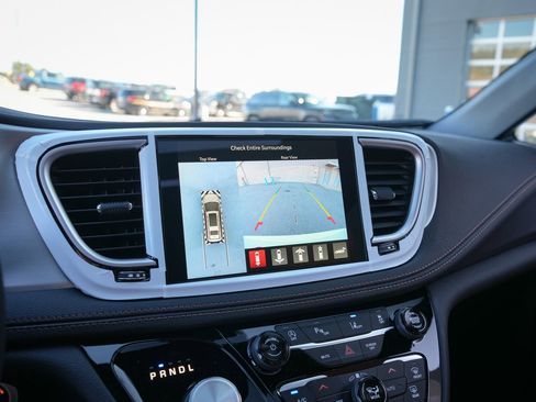 New 2026 Chrysler Pacifica Pinnacle image 26