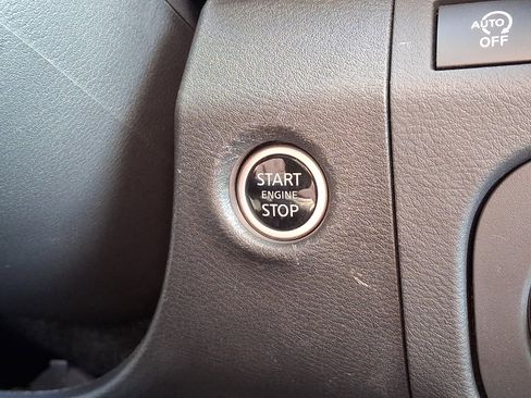 Used 2025 Nissan Frontier SV w/ SV Convenience Package image 25