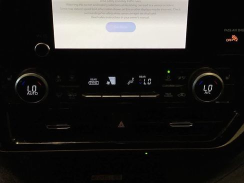 Used 2023 Toyota Highlander XLE AWD/4WD image 21