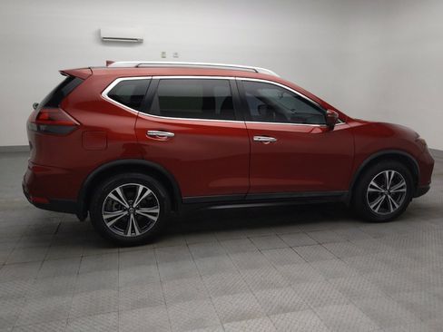Used 2019 Nissan Rogue SV w/ Sun & Sound Touring Package FWD image 10
