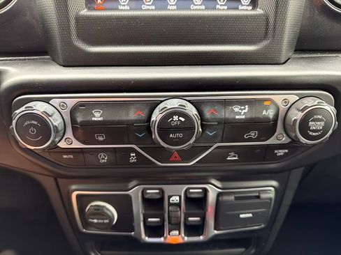 Used 2021 Jeep Wrangler Unlimited Sport AWD/4WD image 14