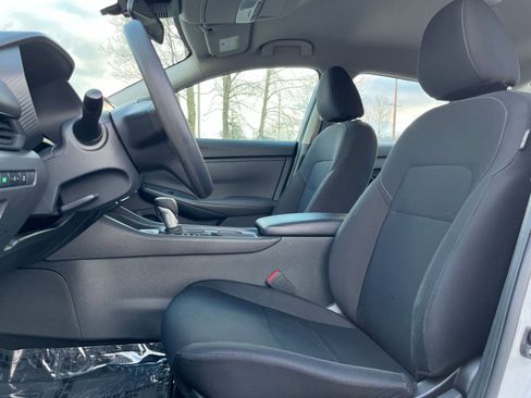 Used 2025 Nissan Sentra S image 24