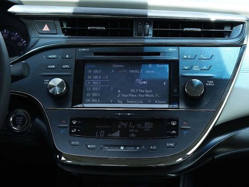 Used 2017 Toyota Avalon XLE Premium FWD image 16