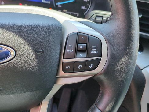 Used 2022 Ford Explorer XLT w/ Equipment Group 202A AWD/4WD image 17