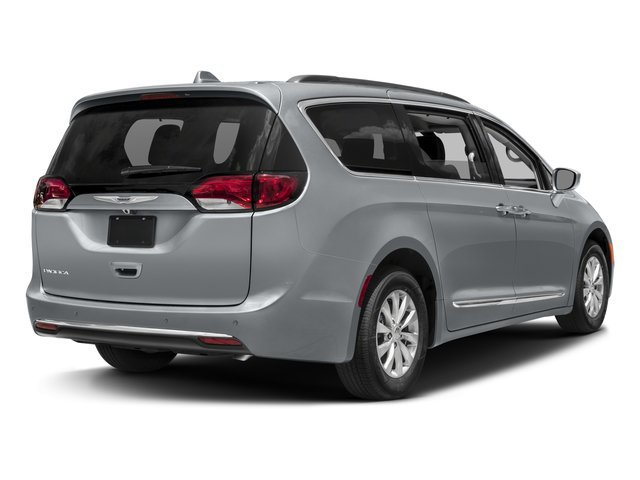Used 2017 Chrysler Pacifica Touring Plus w/ Tire & Wheel Group FWD image 42
