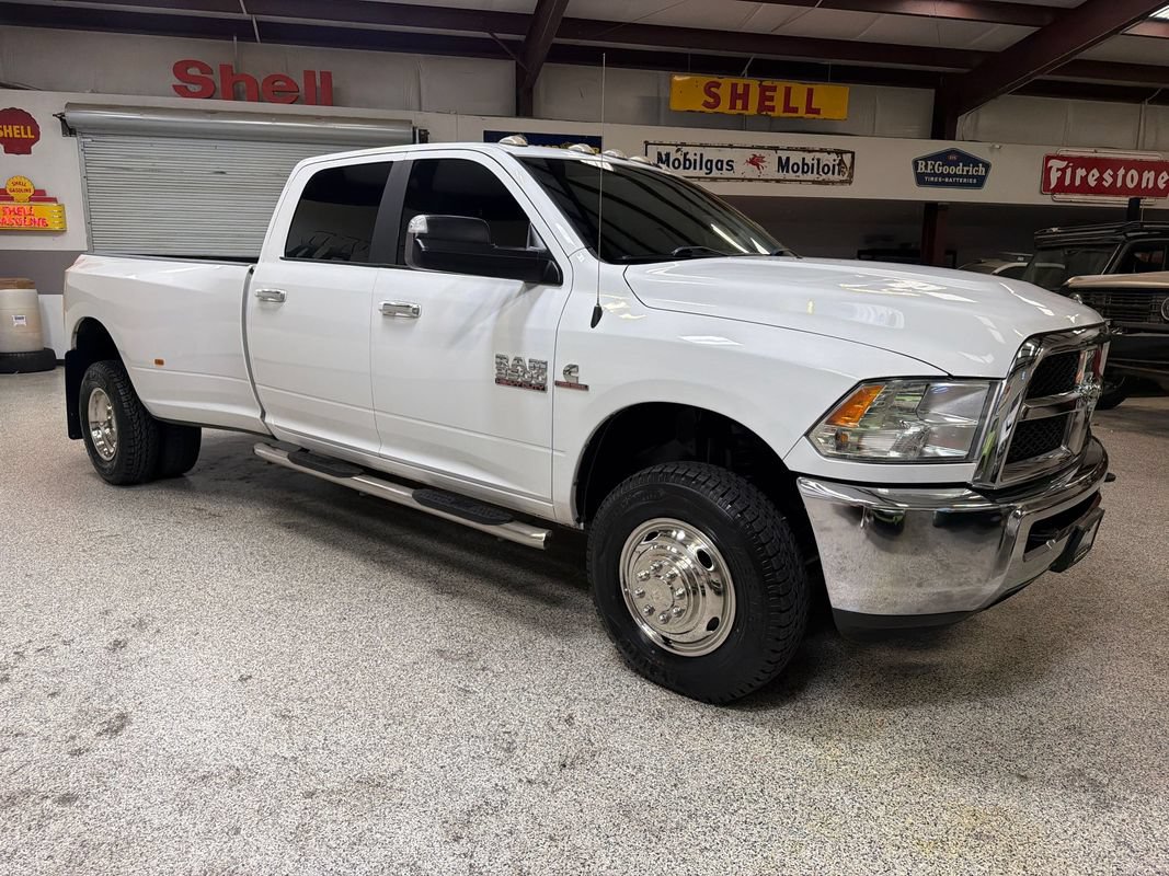 Used 2018 RAM 3500 SLT AWD/4WD image 11