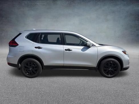 Used 2017 Nissan Rogue S AWD/4WD image 6