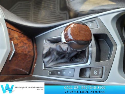 Used 2011 Cadillac SRX Luxury image 19