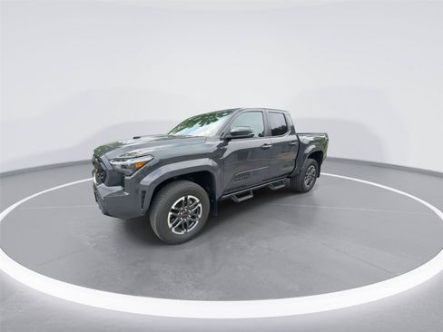 Used 2025 Toyota Tacoma TRD Sport w/ TRD Sport Upgrade Package AWD/4WD image 3