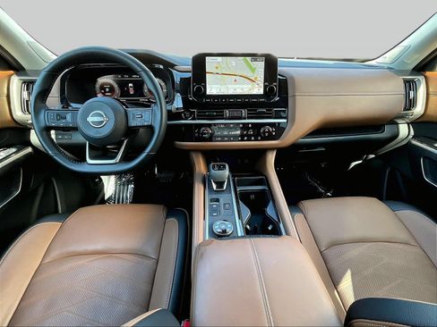 Certified 2025 Nissan Pathfinder Platinum w/ Cargo Package AWD/4WD image 10