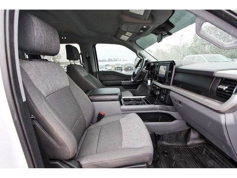 Used 2024 Ford F350 XLT w/ FX4 Off-Road Package image 28