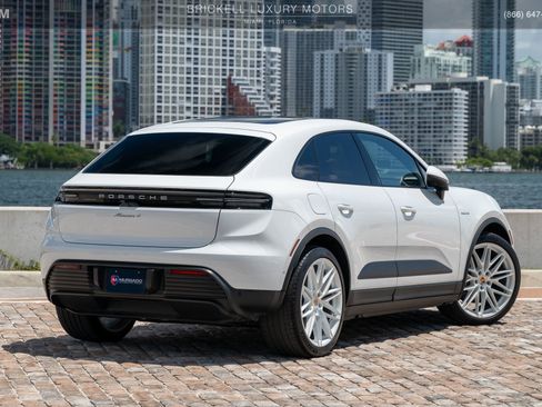 Used 2024 Porsche Macan 4 Electric AWD/4WD image 4