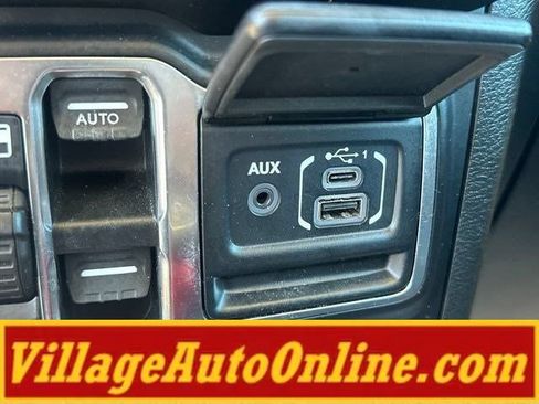 Used 2019 Jeep Wrangler Unlimited Sport w/ Technology Group AWD/4WD image 23