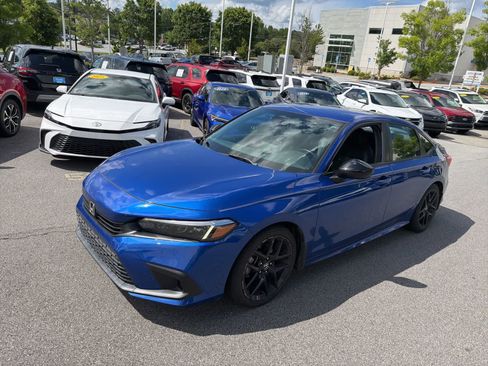 Used 2023 Honda Civic Sport image 3